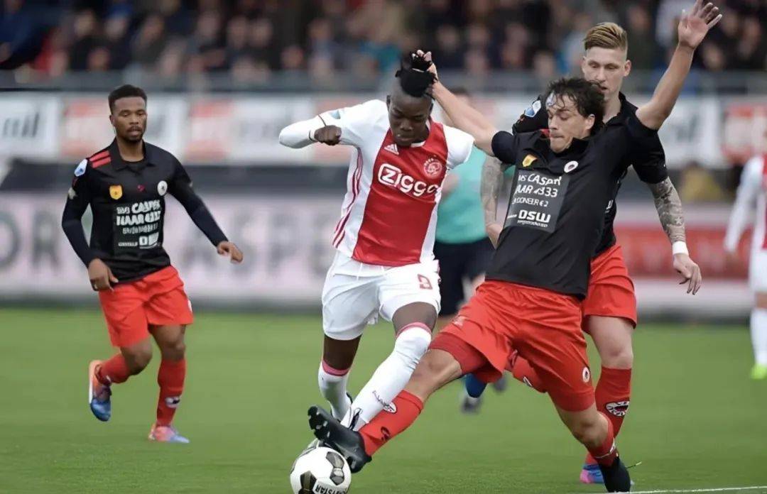 帕丘卡 VS 萨尔茨堡